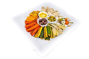 Antipasti Platter with Houmous Dip