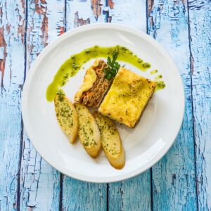 Beef Lasagne with Garlic Bread