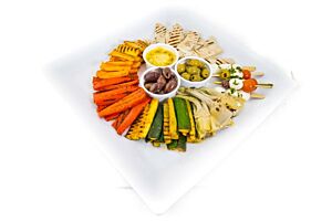 Antipasti Platter with Houmous Dip